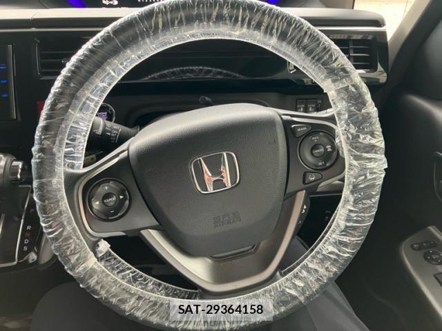 Honda STEP WGN 2015-04 7879681-16