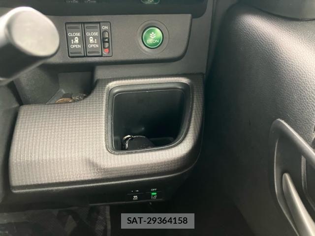 Honda STEP WGN 2015-04 7879681-18