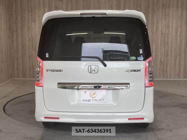 Honda STEP WGN 2013-07 7879686-18