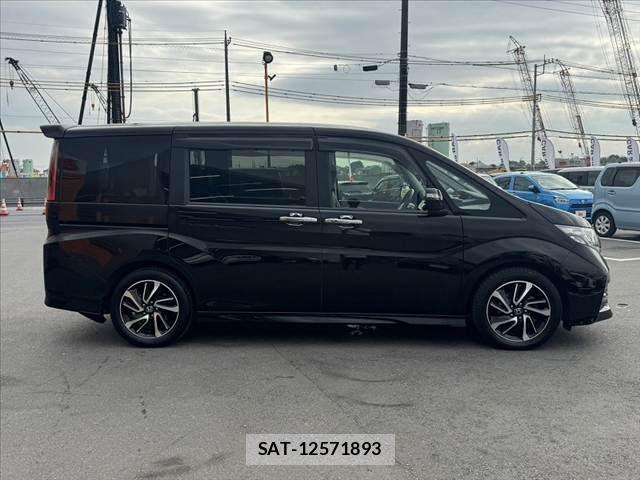 Honda STEP WGN 2017-04 7879679-11