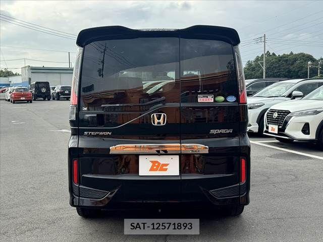 Honda STEP WGN 2017-04 7879679-13