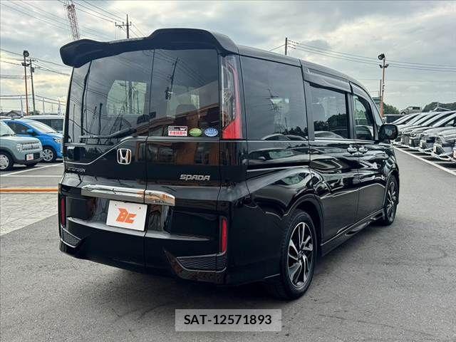 Honda STEP WGN 2017-04 7879679-14