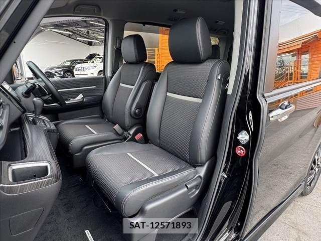 Honda STEP WGN 2017-04 7879679-16