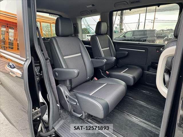 Honda STEP WGN 2017-04 7879679-21