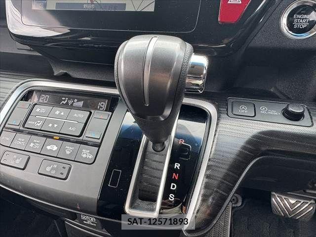 Honda STEP WGN 2017-04 7879679-26
