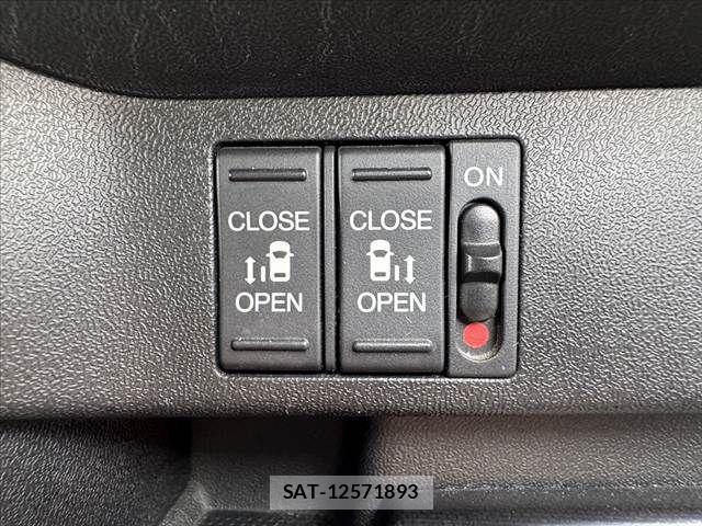 Honda STEP WGN 2017-04 7879679-5