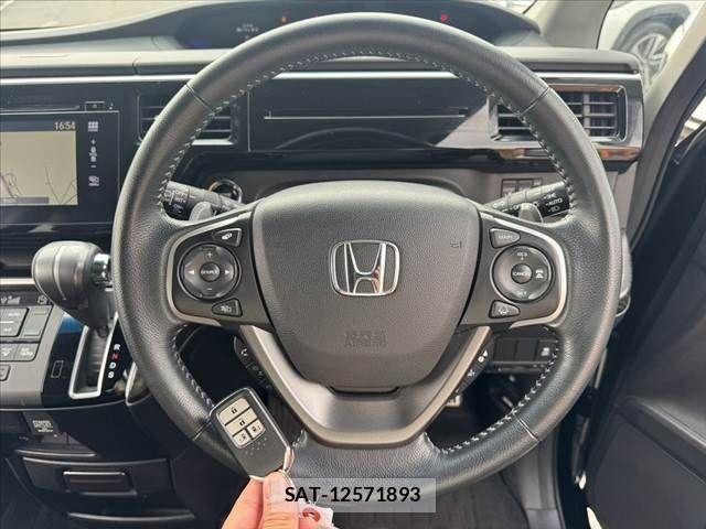 Honda STEP WGN 2017-04 7879679-6