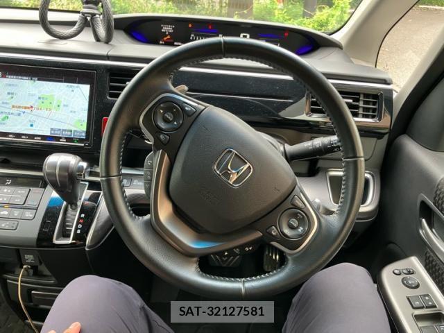 Honda STEP WGN 2022-01 7963895-19