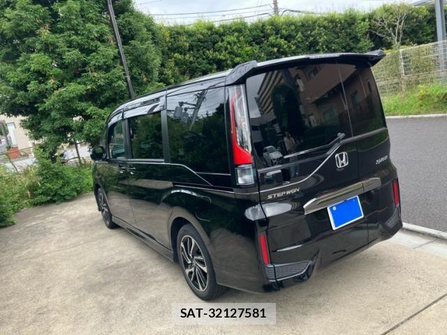 Honda STEP WGN 2022-01 7963895-4