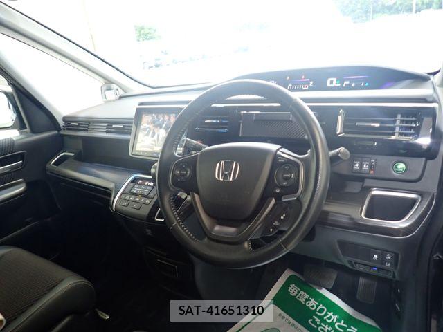 Honda STEP WGN 2015-09 7963891-1