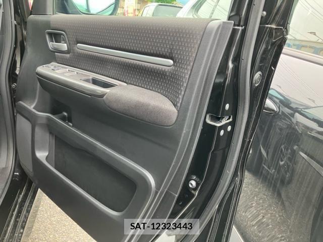 Honda STEP WGN 2021-06 7963897-12