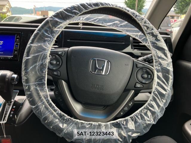 Honda STEP WGN 2021-06 7963897-18