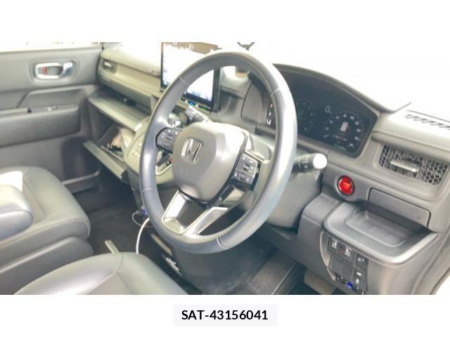 Honda STEP WGN 2023-10 7963894-17