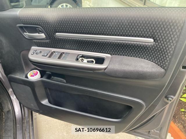Honda STEP WGN 2017-12 7963898-12