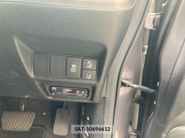 Honda STEP WGN 2017-12 7963898-15