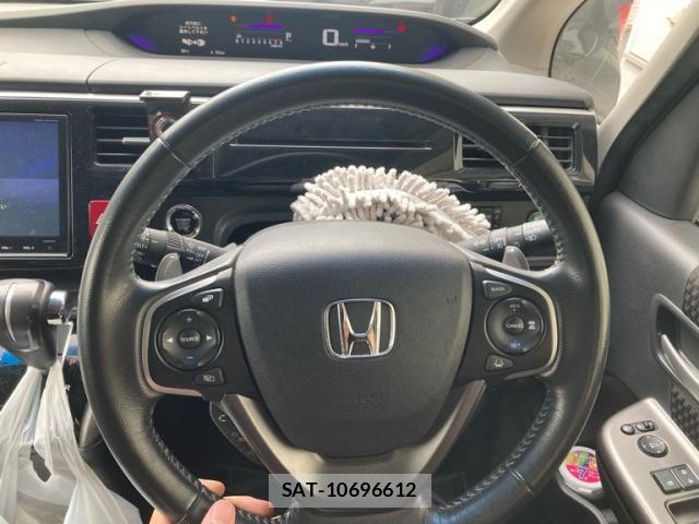 Honda STEP WGN 2017-12 7963898-19