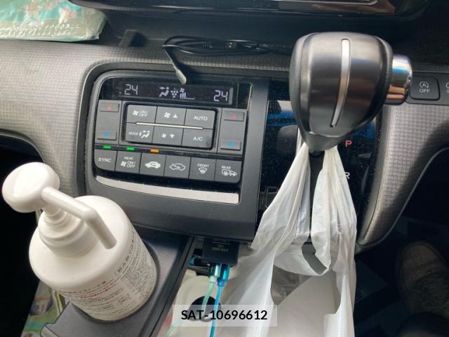 Honda STEP WGN 2017-12 7963898-22
