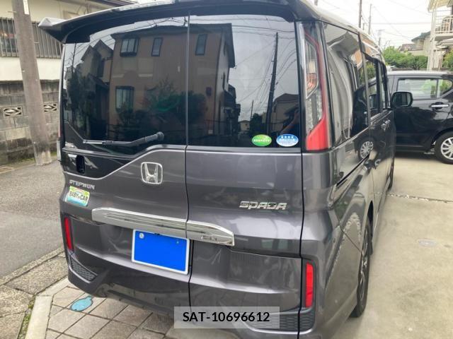 Honda STEP WGN 2017-12 7963898-2