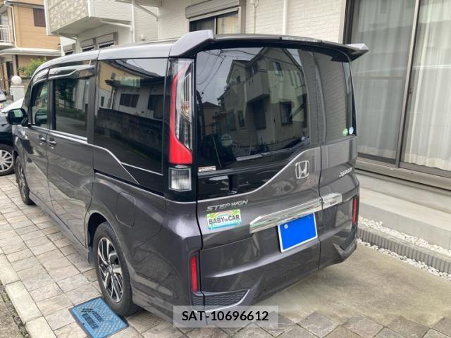 Honda STEP WGN 2017-12 7963898-3