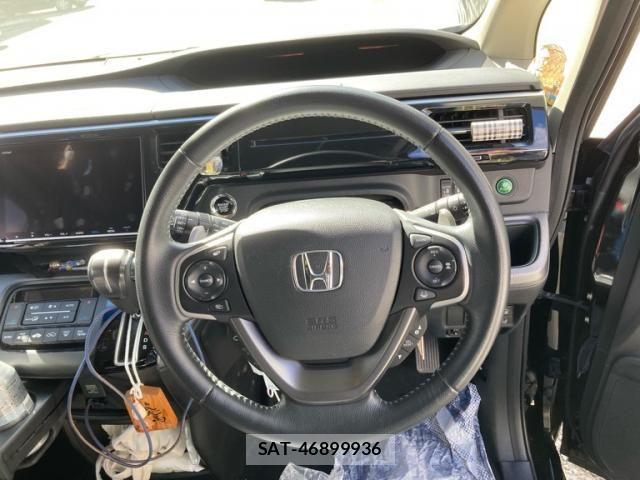 Honda STEP WGN 2018-03 7981135-14