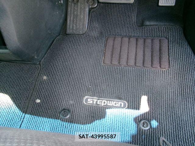 Honda STEP WGN 2013-03 7981141-17