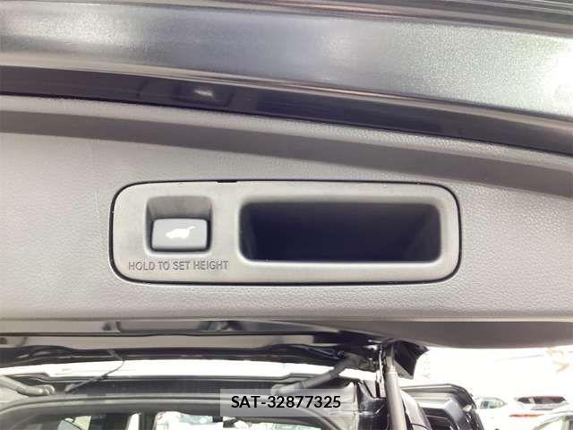 Honda STEP WGN 2025-05 7981132-15