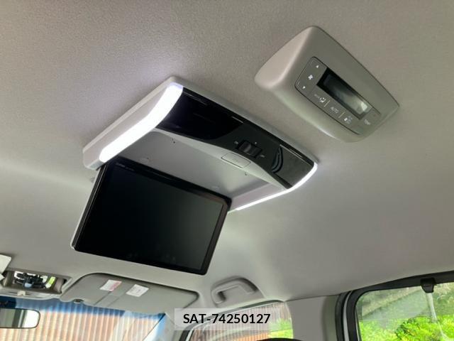 Honda STEP WGN 2021-07 8038470-12