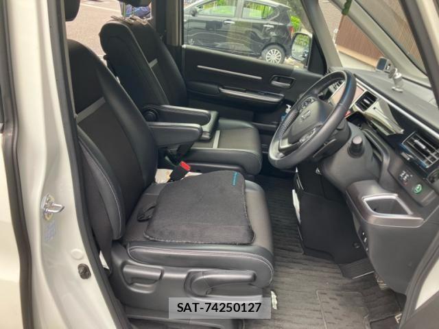 Honda STEP WGN 2021-07 8038470-15