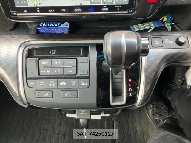 Honda STEP WGN 2021-07 8038470-23