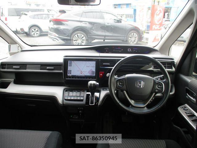Honda STEP WGN 2017-09 8038487-1