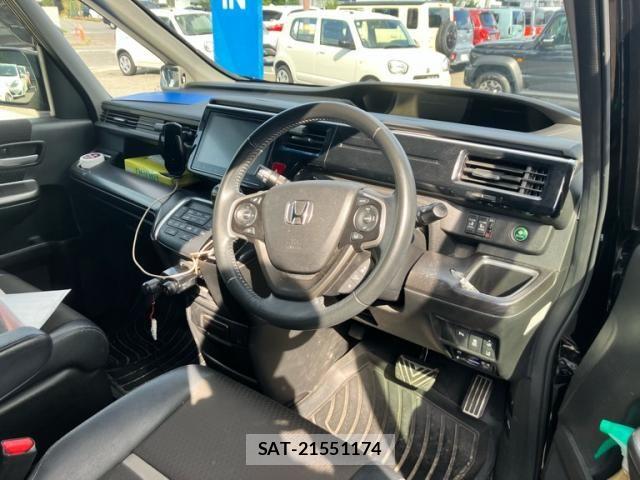 Honda STEP WGN 2018-01 8038477-12