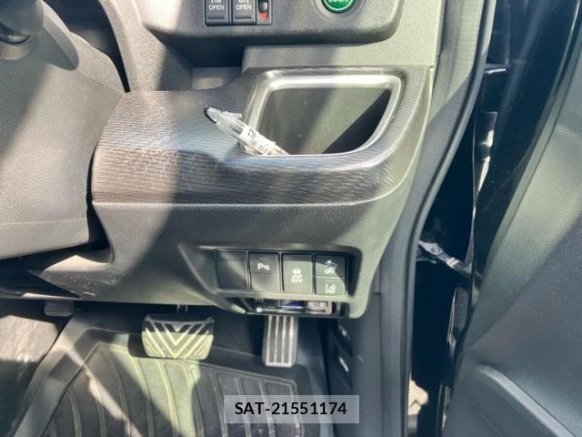 Honda STEP WGN 2018-01 8038477-14