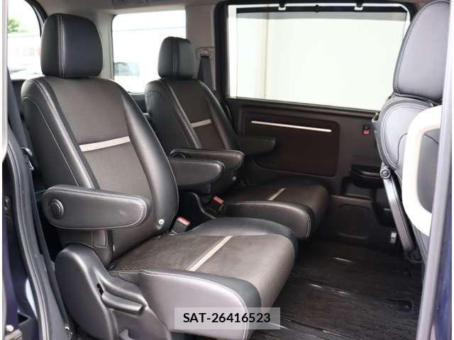 Honda STEP WGN 2017-12 8038473-4