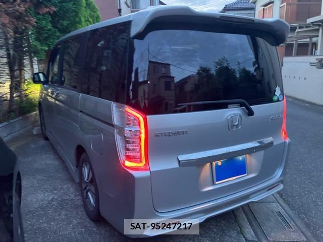 Honda STEP WGN 2013-12 8038491-1