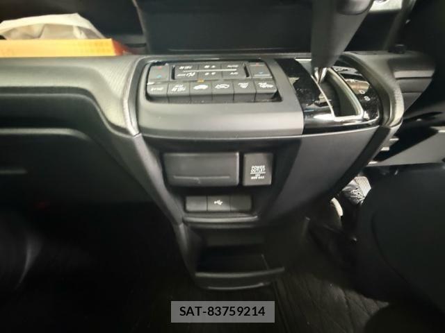 Honda STEP WGN 2021-06 8038474-21
