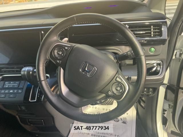Honda STEP WGN 2021-04 8038472-12