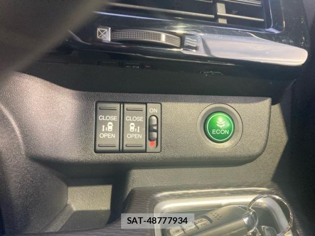Honda STEP WGN 2021-04 8038472-14