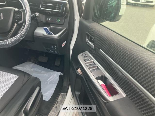 Honda STEP WGN 2015-05 8038488-15