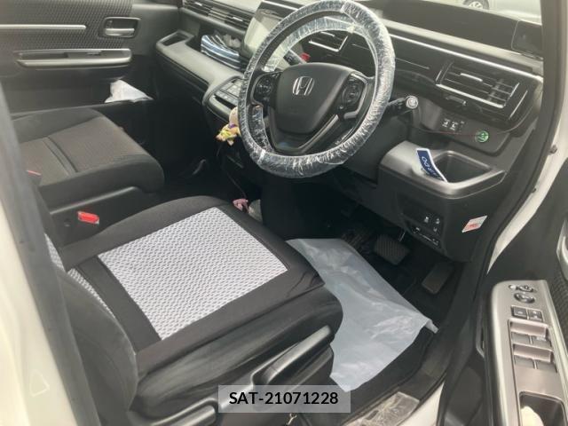 Honda STEP WGN 2015-05 8038488-16