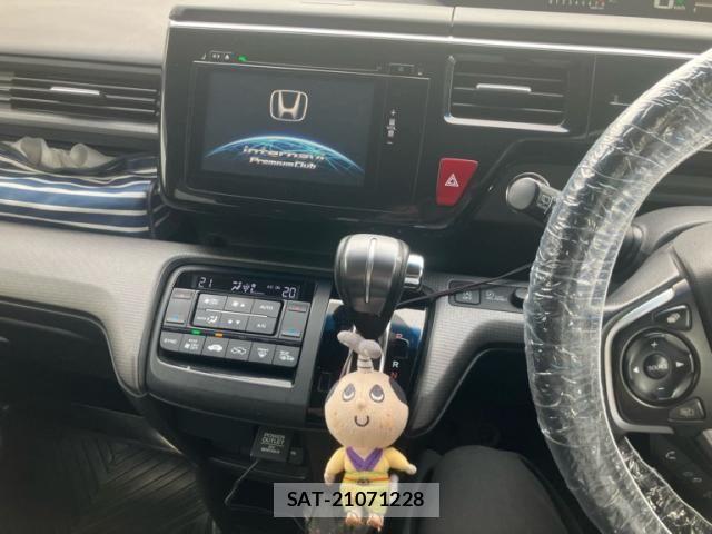Honda STEP WGN 2015-05 8038488-19
