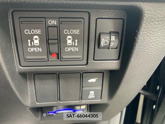Honda STEP WGN 2023-10 8038466-17