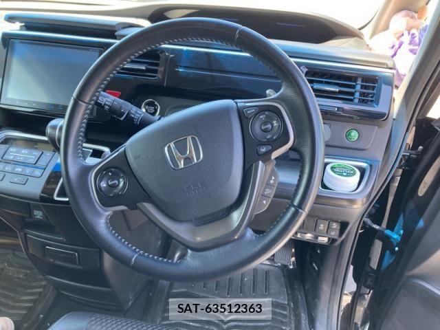 Honda STEP WGN 2015-05 8075724-13