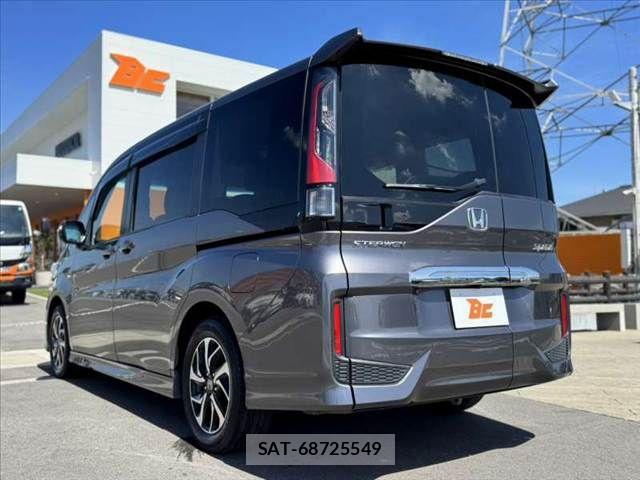 Honda STEP WGN 2022-01 8075716-12