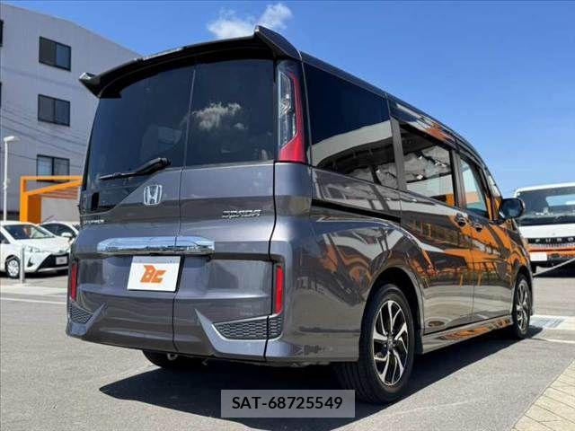 Honda STEP WGN 2022-01 8075716-14