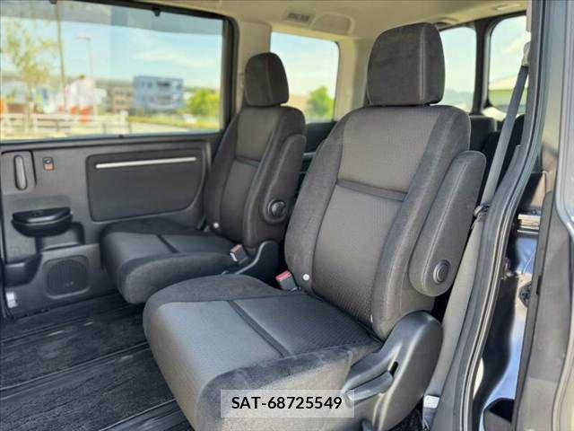 Honda STEP WGN 2022-01 8075716-17