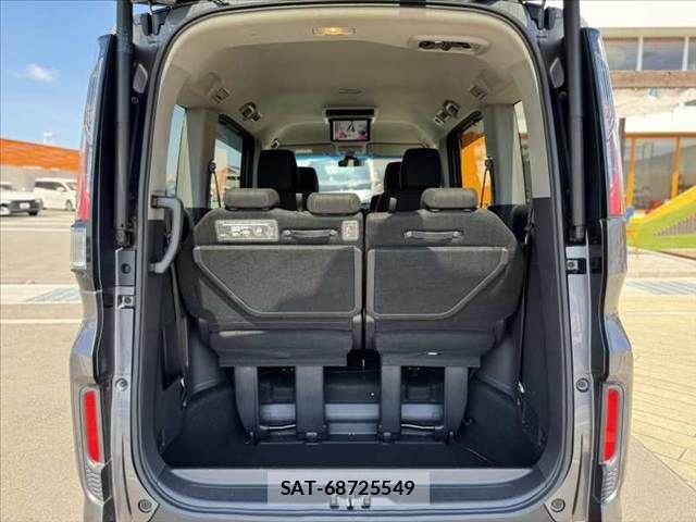 Honda STEP WGN 2022-01 8075716-19