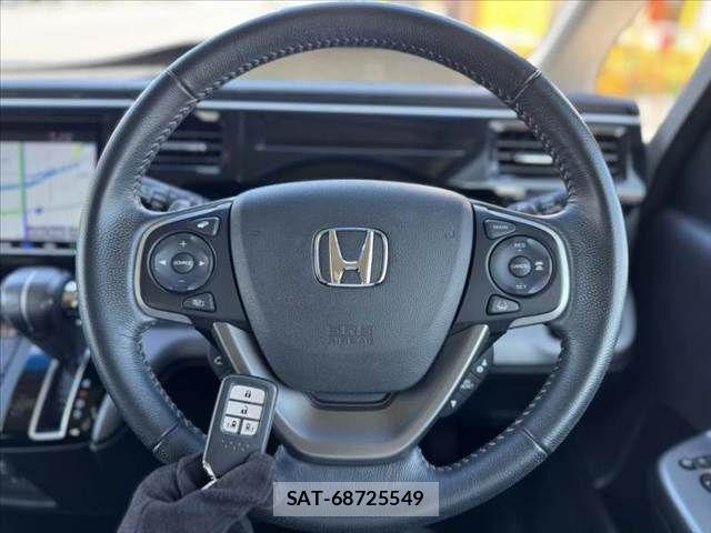 Honda STEP WGN 2022-01 8075716-6