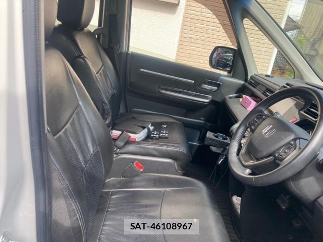 Honda STEP WGN 2018-03 8075719-10