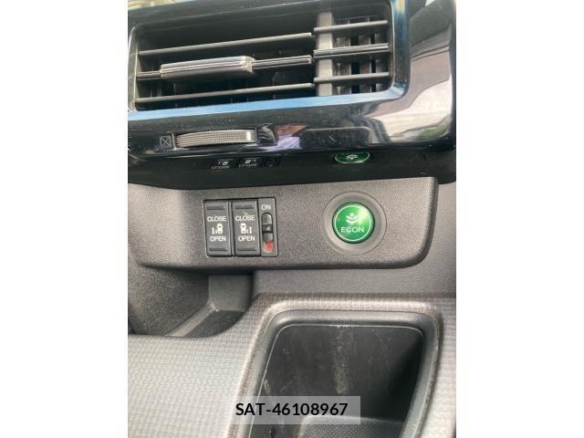 Honda STEP WGN 2018-03 8075719-16