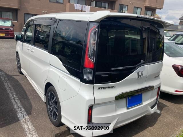 Honda STEP WGN 2020-12 8075714-1